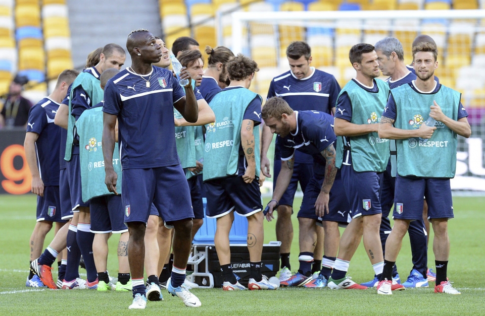 Italiako jokalariak azken entrenamenduan, finala baino lehen. EFE