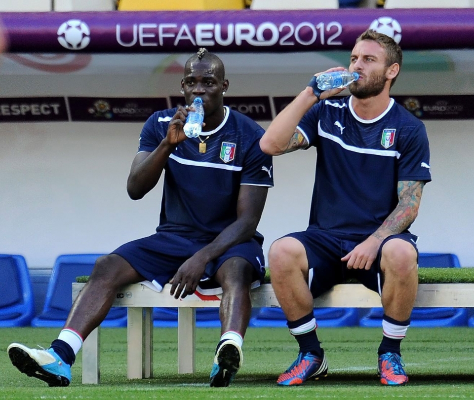 Italiako jokalariak azken entrenamenduan, finala baino lehen. EFE