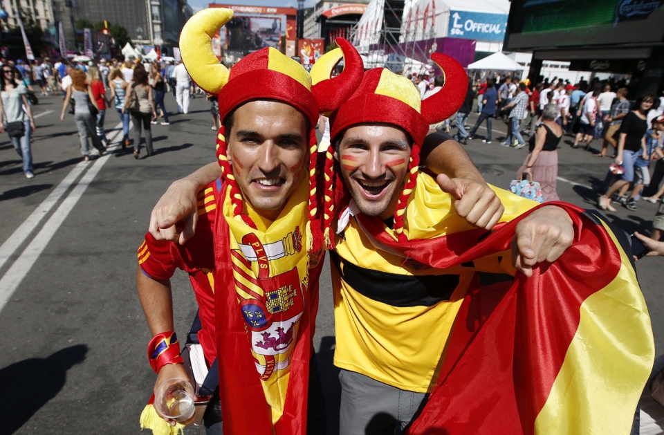 Espainiako jarraitzaileak Kieven. EFE