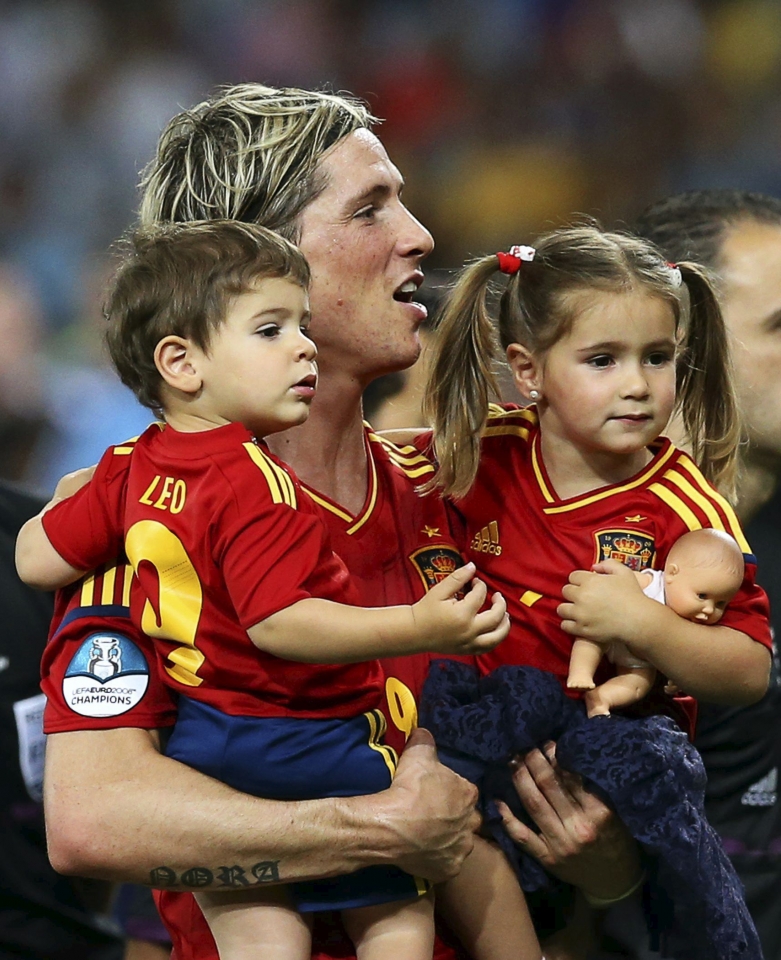 Fernando Torres Nora eta LEo seme-alabeki. Argazkia: EFE