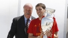 Vicente Del Bosque eta Iker Casillas Europako koparekin. Argazkia: EFE title=