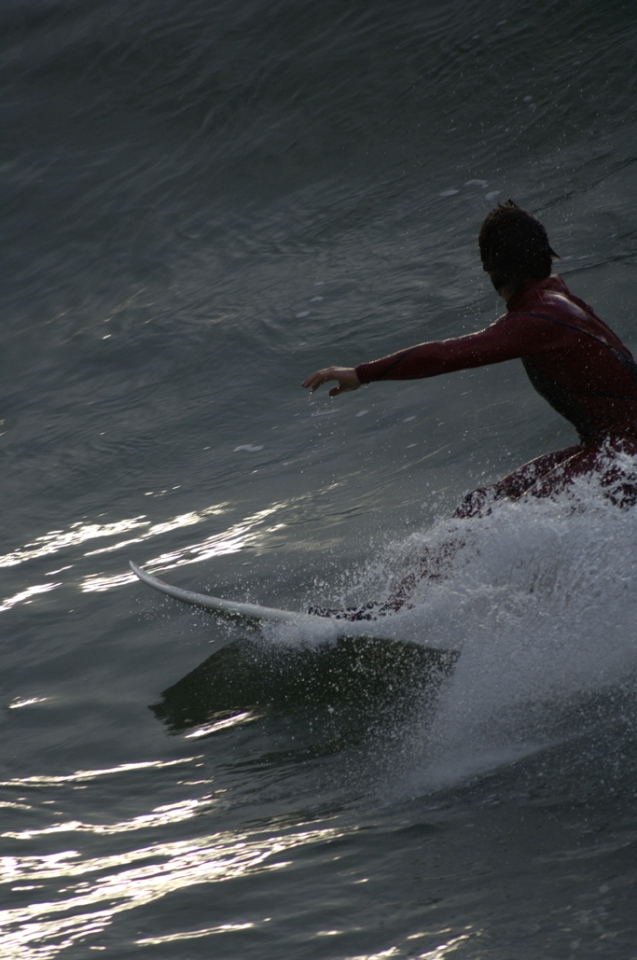 Euskadin surf egiten. Argazkia: CC BY-3.0-ES 2012/EJ-GV/Irekia-Gobierno Vasco/Mikel Arrazola