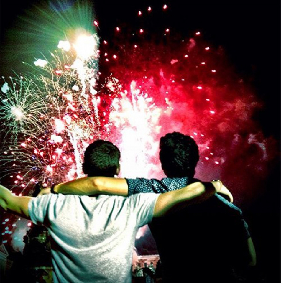 Jonas anaiek irudi polit hau konpartitu dute Twitterren. 