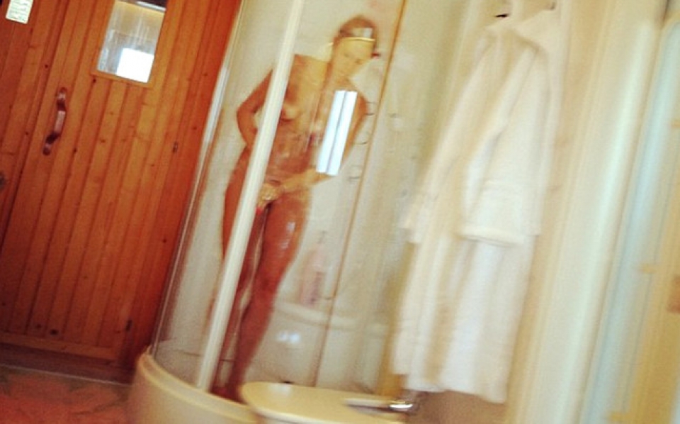 Cañizares publica una foto de su mujer desnuda en twitter