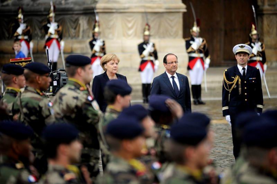 Hollande insta a aplicar los acuerdos europeos para ayudar a España