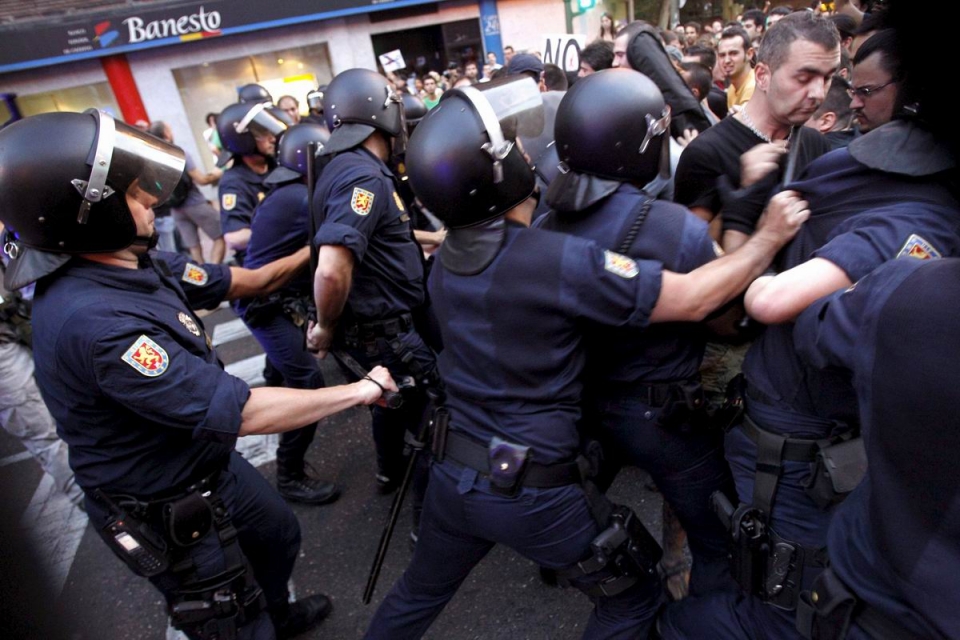Cargas policiales en Madrid, durante las protestas contra los recortes