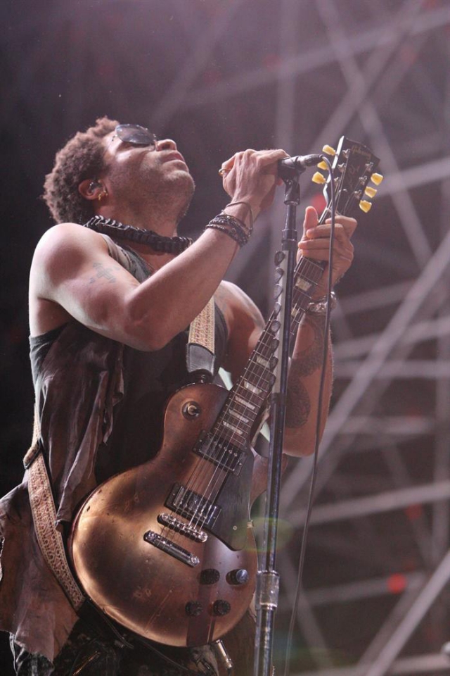 Lenny Kravitzen Erroman eskainitako kontzertuko irudia. Argazkia: EFE 