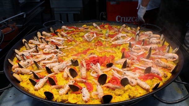 Paella valentziarra egiten irakatsi digute