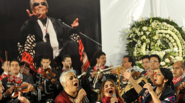 Homenaje a Chavela Vargas, entre mariachis. Foto: EFE