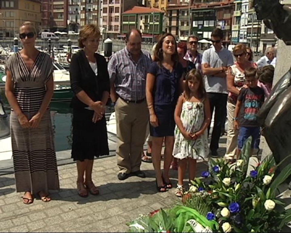  Ofrenda floral en el 100 aniversario de la galerna 