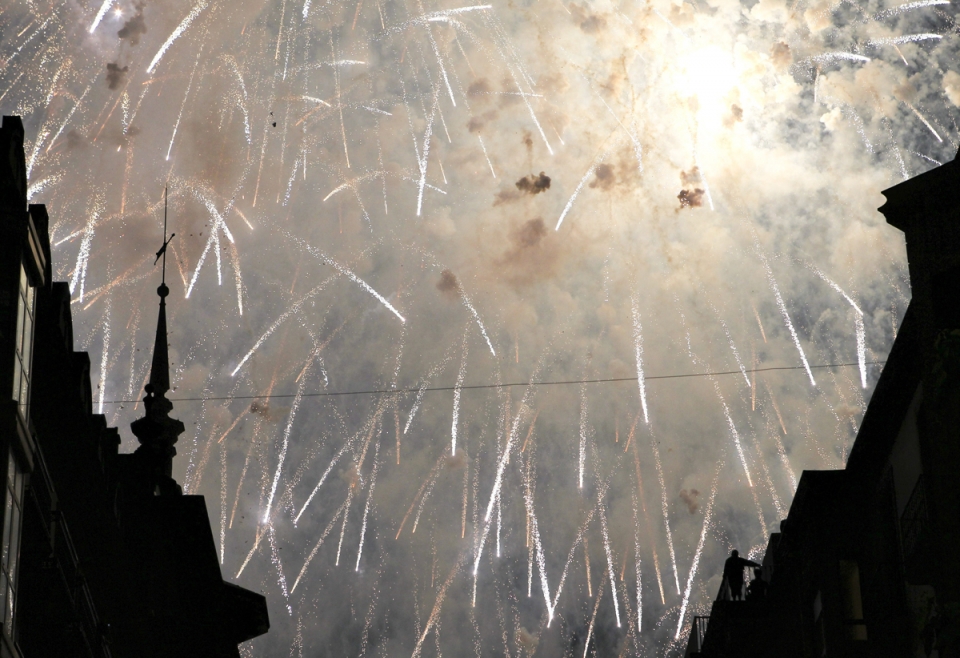 Fuegos artificiales, en las fiestas de Donostia. Foto: EFE
