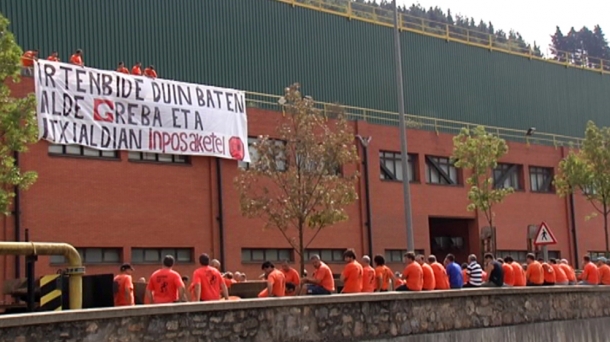 Corrugados Azpeitia enprsesako langileak protestatzen