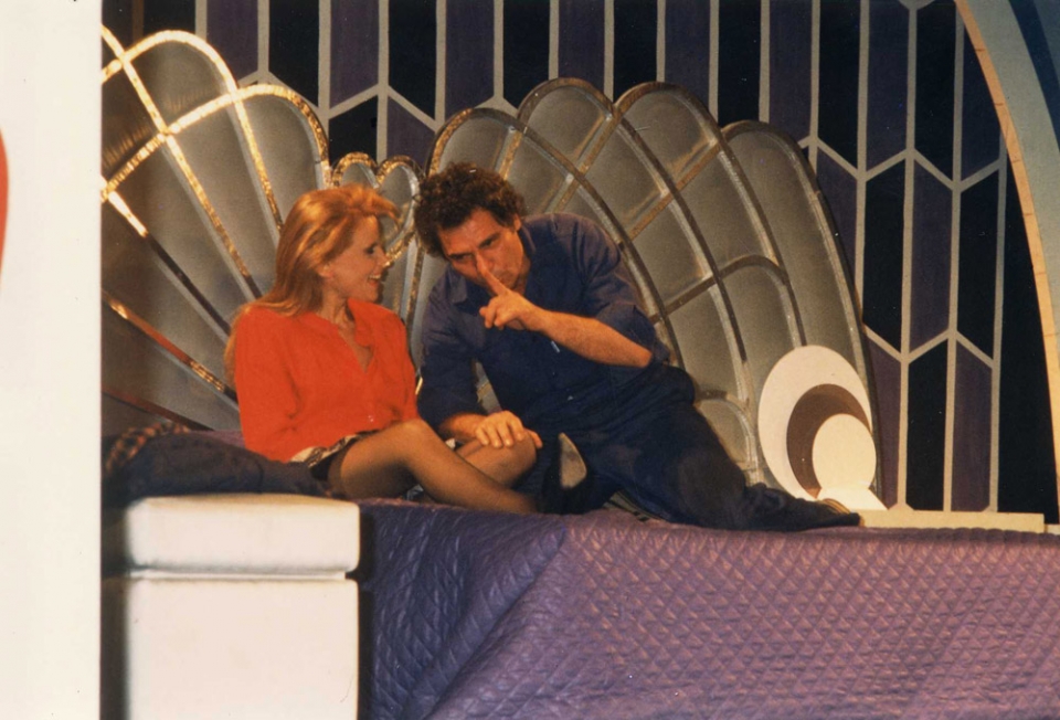 'Matrimonios y Algo Más', 1989.