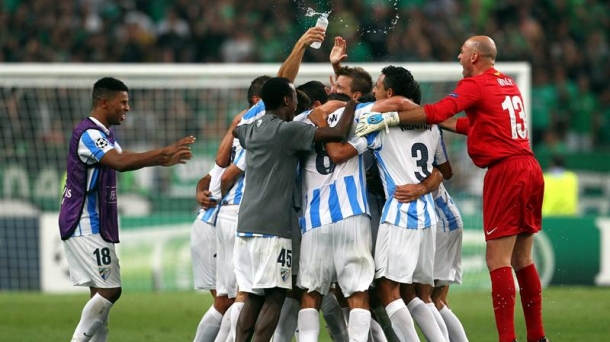 Los jugadores del Málaga celebran el pase. Foto: EFE