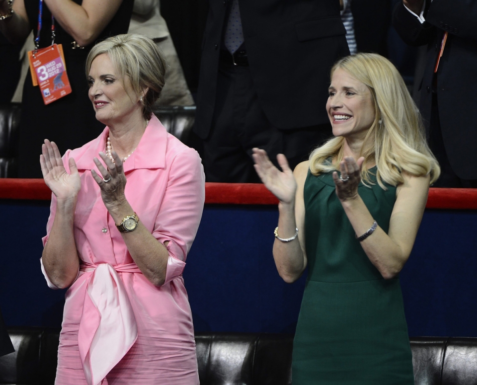 Ann Romney junto a Janna Ryan. Foto: EFE