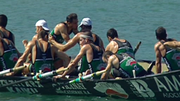 Kontxako lehen estropadan, Kaikuk aurrea hartu du