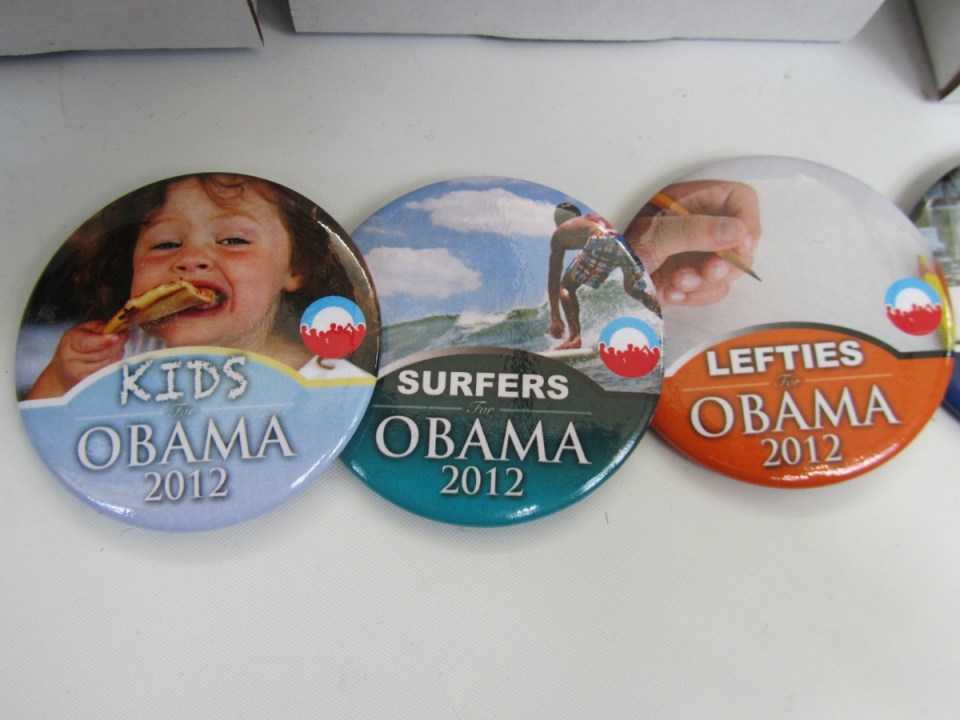 Obamaren aldekoentzat merchandising ugari. Argazkia: EFE