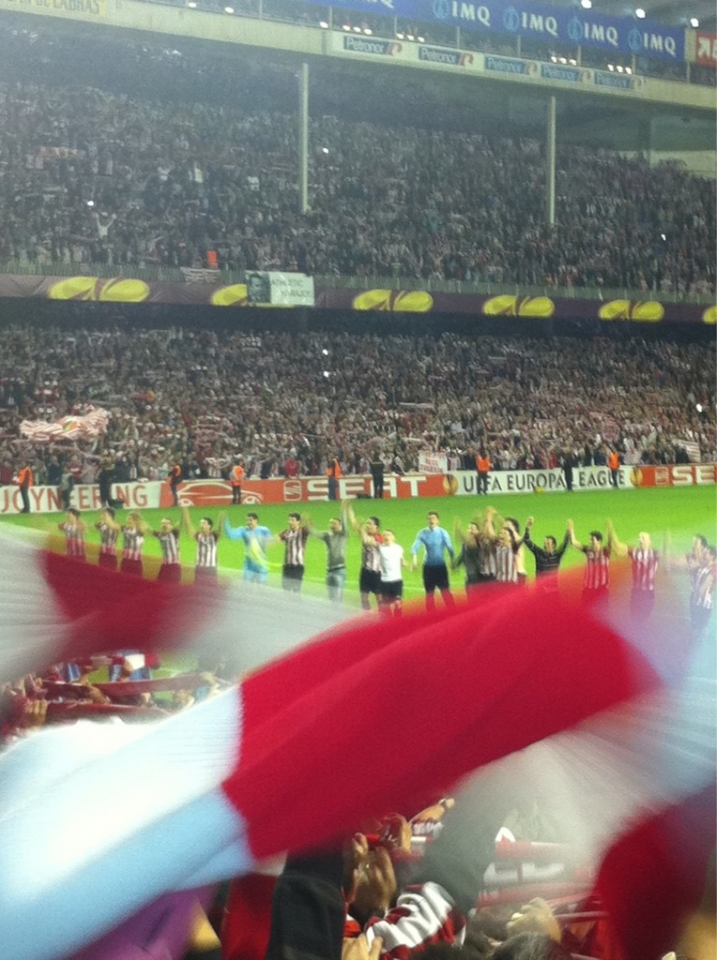 Mikel Aranak San Mames futbol zelaiaren argazki bat argitaratu du. Argazkia: Twitter Mikel Arana