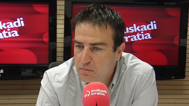 Gorka Maneiro, en el programa "Faktoria" de Euskadi Irratia. EITB