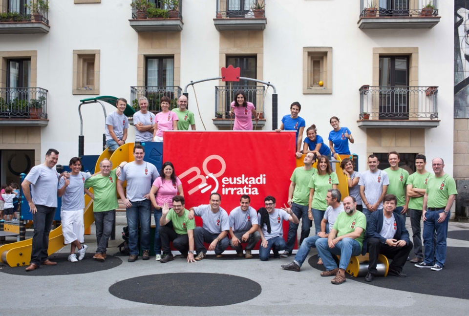 Presentación de las camisetas del 30 aniversario de Euskadi Irratia