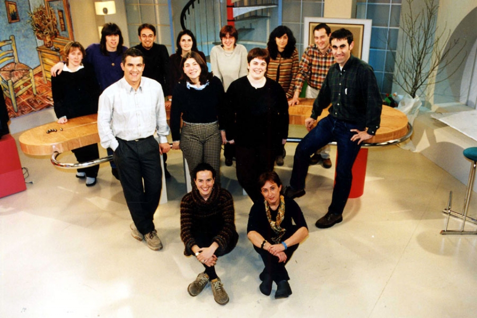 'Bertatik bertara', 2000.