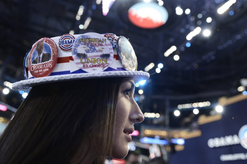 Bertaratutakoek babesa erakusteko forma originalena bilatzen dute. Argazkia: EFE