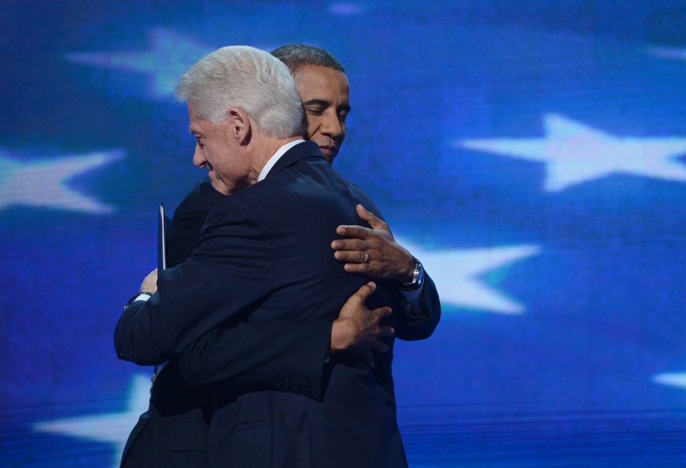 Bill Clinton eta Barack Obama, gaueko irudi garrantzitsuenetako bat. Argazkia: EFE