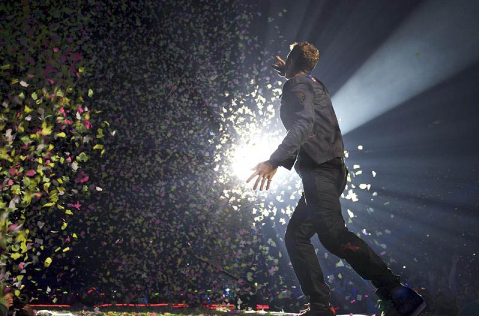 Milaka jarraitzailek gozatu zuten Coldplayren doinuekin. Argazkia: EFE