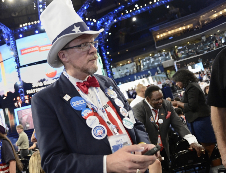 Bertaratutako batzuk ekitaldirako mozorrotu ziren. Argazkia: EFE