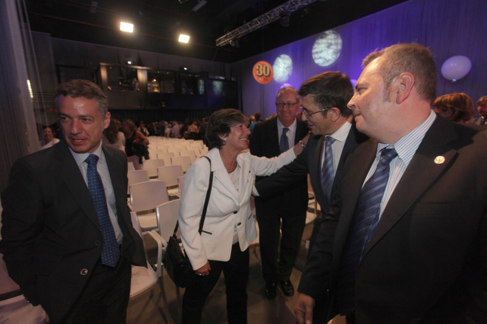 Iñigo Urkullu, Laura Mintegi, Patxi Lopez eta Alberto Surio. Argazkia: EITB