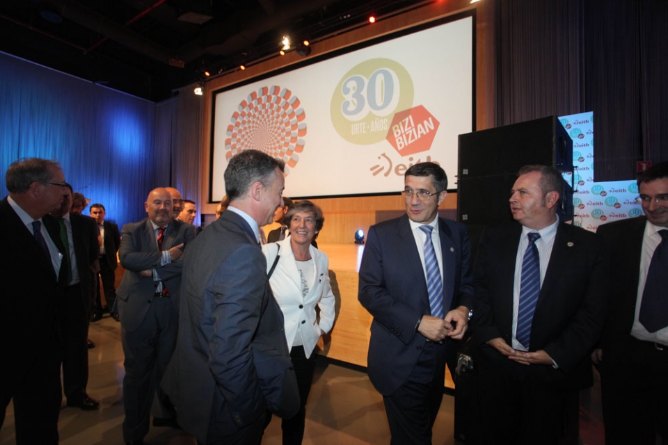 Iñigo Urkullu, Laura Mintegi, Patxi Lopez eta Alberto Surio. Argazkia: EITB