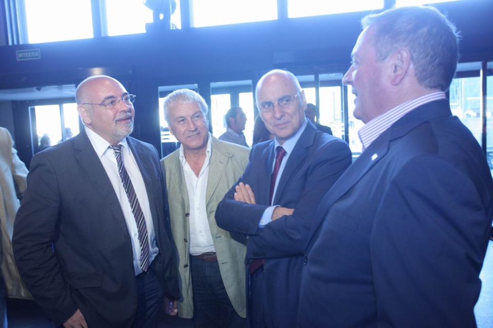 Jose Antonio Pastor eta Rodolfo Ares, ekitaldia baino lehen. Argazkia: EITB