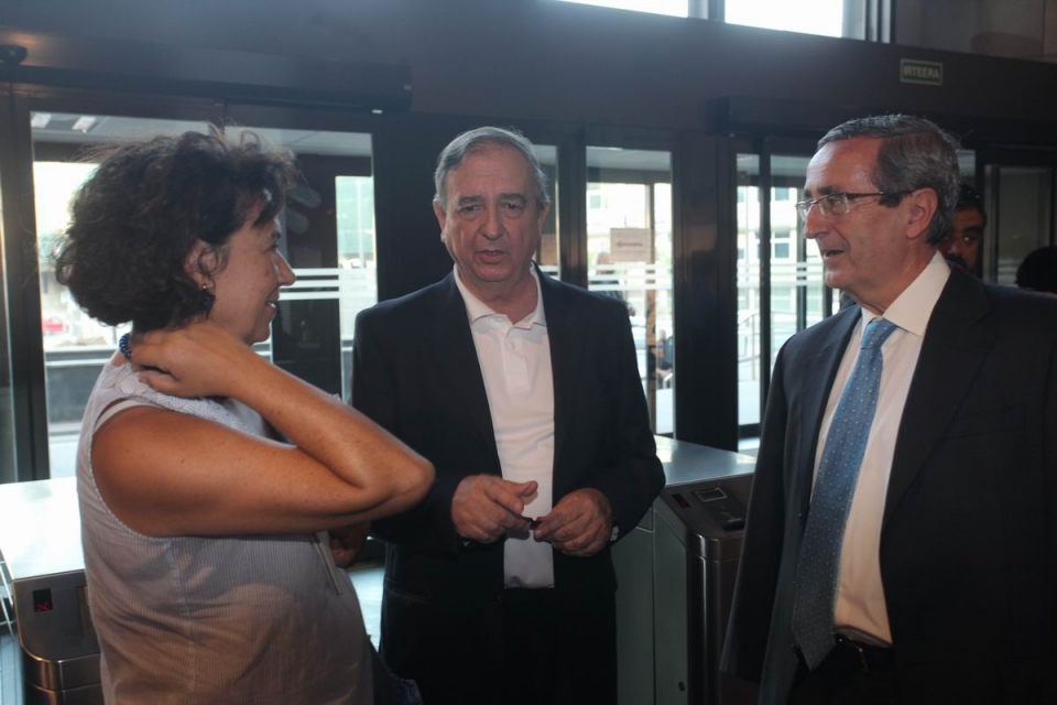 Iñaki Anasagasti (EAJ) eta Iñaki Zarraoa (EITBren zuzendari ohia), ekitaldia baino lehen. Argazkia: EITB