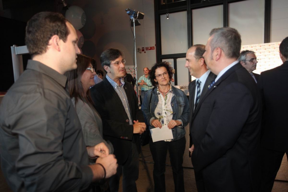 Mikel Arana, besteak beste, Alberto Suriorekin. Argazkia: EITB