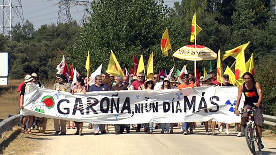 Una manifestacion contra Garoña. EITB