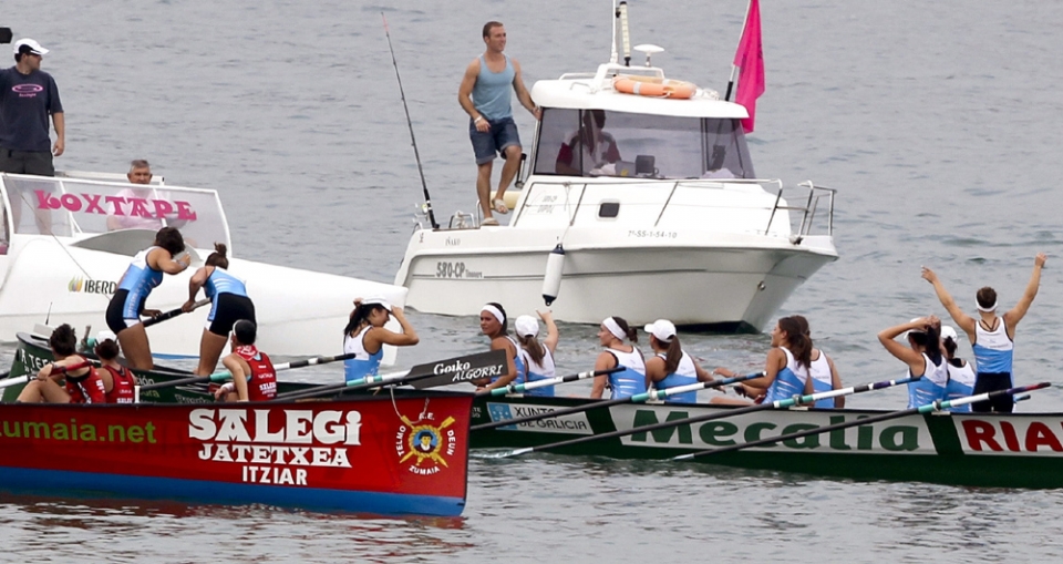 Rias Baixas gana la Bandera de la Concha en categoría femenina. Foto: EFE