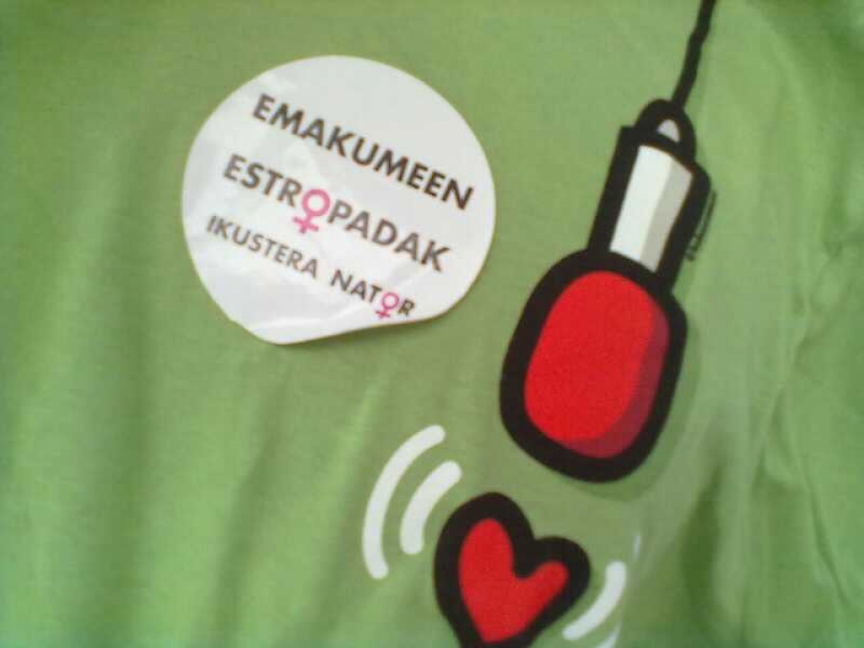 Kamisetak, mezu eta guzti