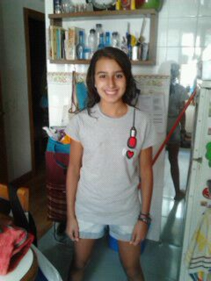 Etxeko txikienak ere kamiseta jantzita