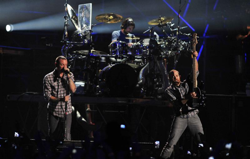 Milaka jarraitzailek bat egin dute Linkin Parken rock doinuekin. Argazkia: EFE