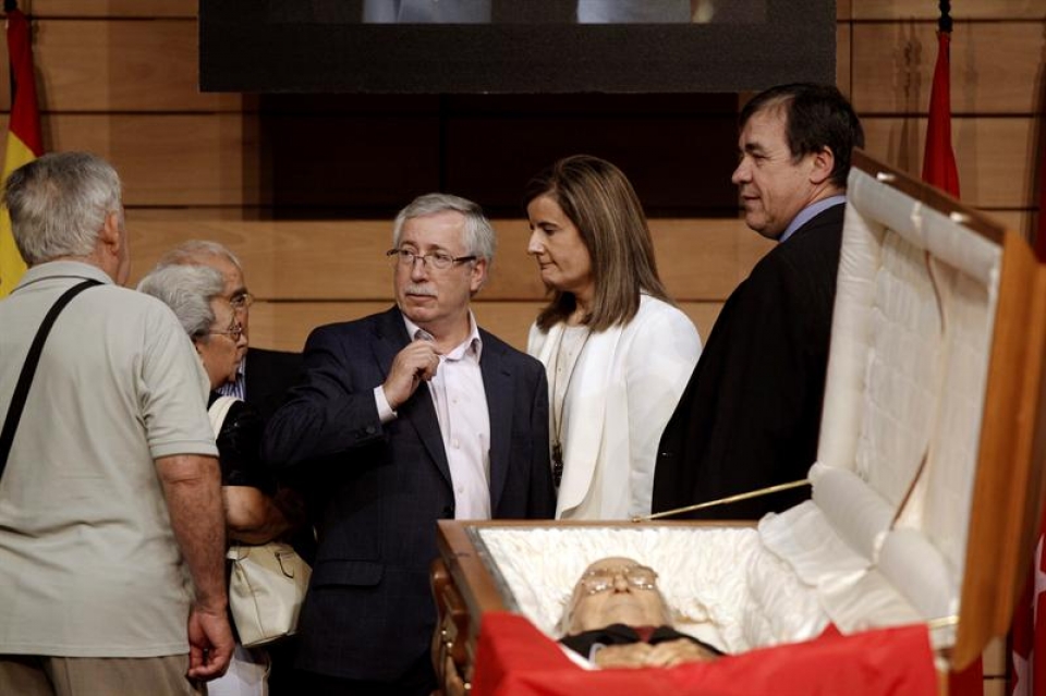 Ignacio Fernandez Toxo (CCOO) eta Fatima Bañez Lan ministroa. Argazkia: EFE