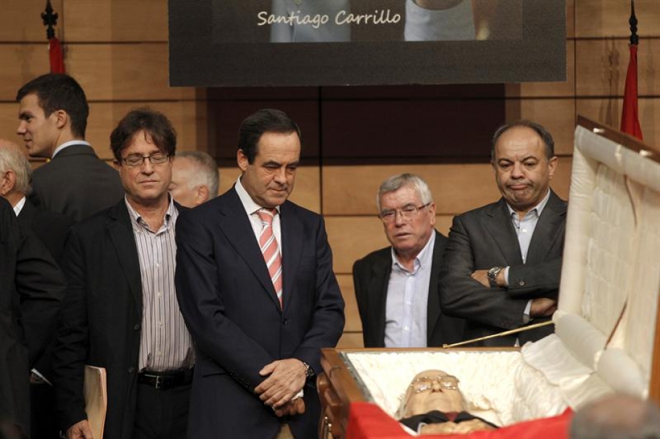 Jose Bonol azken agurra eman dio Carrillori. Argazkia: EFE