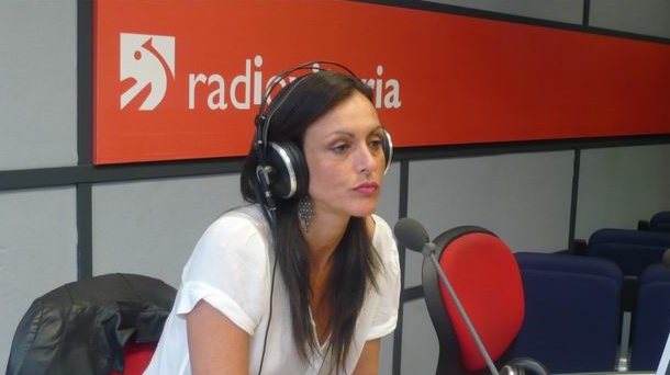 La top model internacional Helena Barquilla visita Plaza Nueva