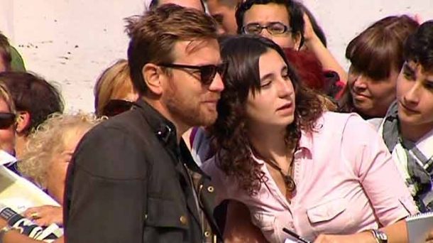 Video: Ewan McGregor llega a Donostia