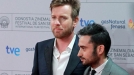 Ewan McGregor y Juan Antonio Bayona. EFE title=