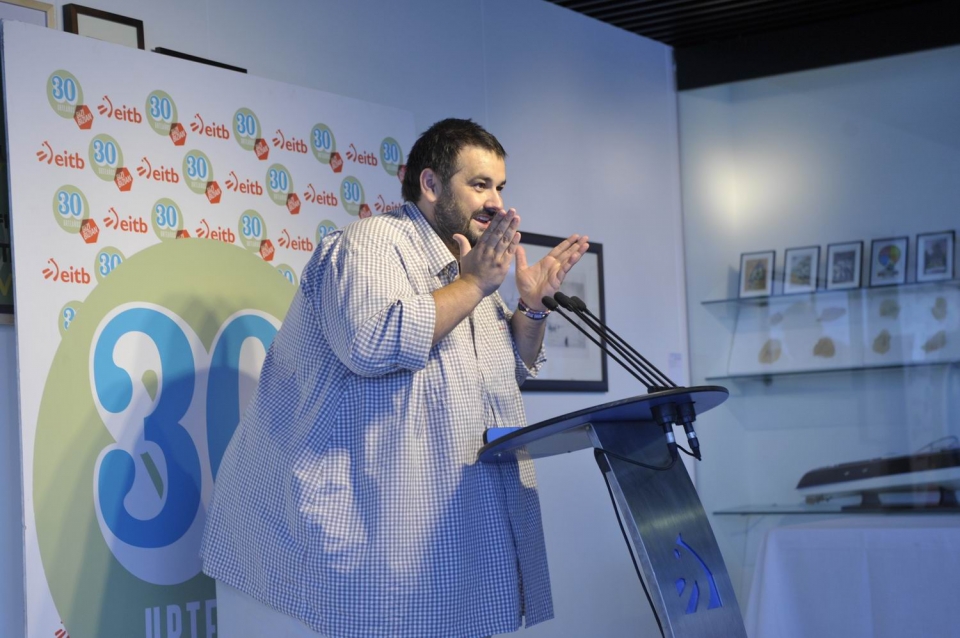 David de Jorge aurkezpeneko une batean. Argazkia: EiTB