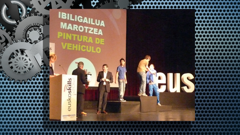 Lanbide heziketako ikasleen artean egiten den txapelketa bateko argazkia bidali digu Jone Aramayok Irundik