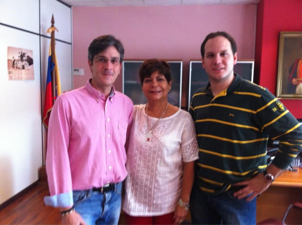 Mikel Arana eta Yolanda Rojas, Venezuelak Bilbon duen kontsula. Argazkia: Twitter Arana