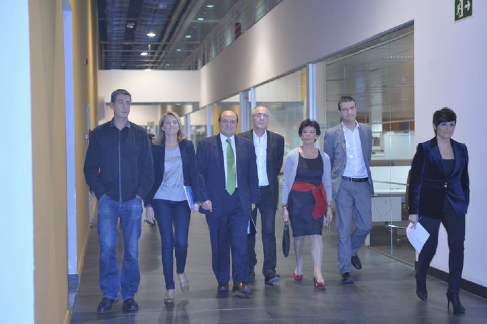 Debate electoral con Andoni Ortuzar, Isabel Celáa, Arantza Quiroga, Oscar Matute, José Navas y Gorka Maneiro. Foto: EITB