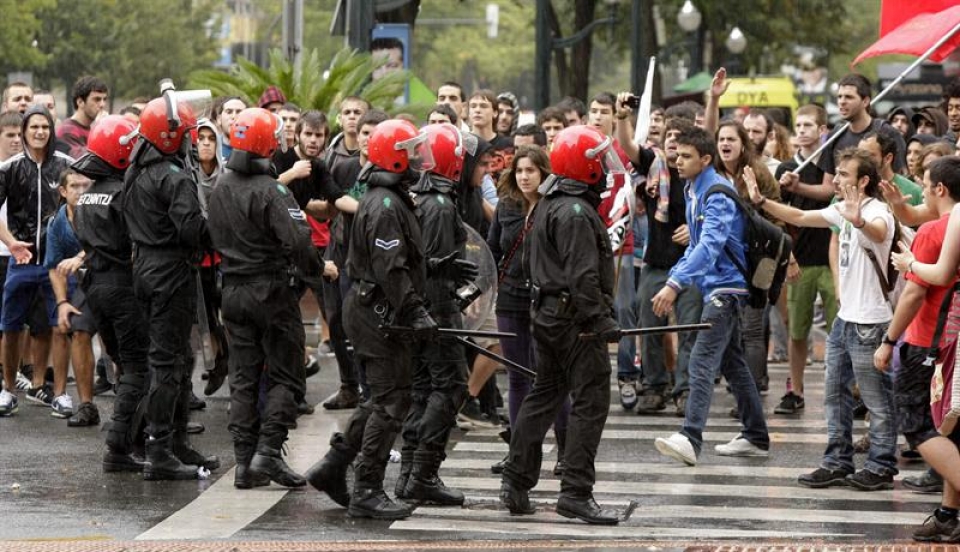 Istiluak ikasleek Bilbon deitutako manifestazioan.