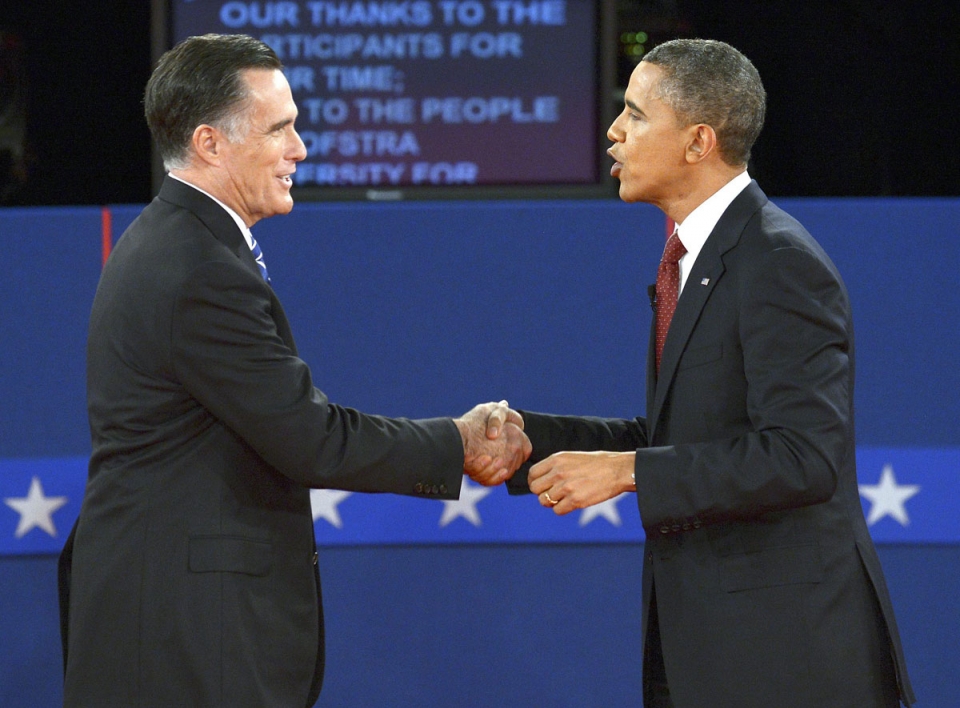 Barack Obama y el republicano Mitt Romney, en el último debate televisado. Foto: EFE